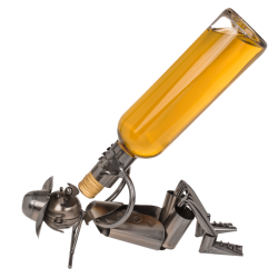 Metal Vinholder - Mand der ligger og drikker